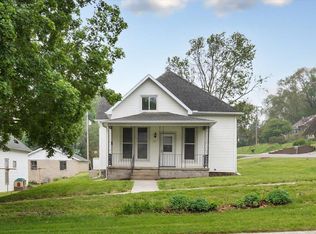 221 W 7th St, Logan, IA 51546