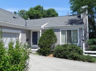 11 Mountain Ash Trl, Madison, WI 53717