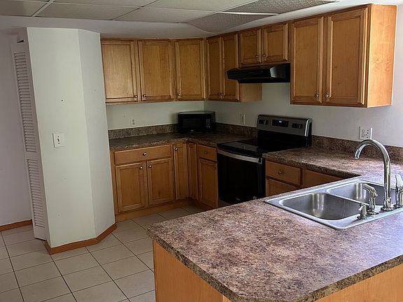 5th image of 40 Oxford Ln