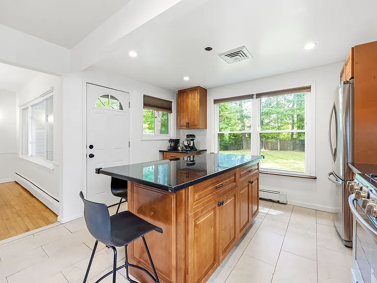 48 Jefferson Ave — Photo 13