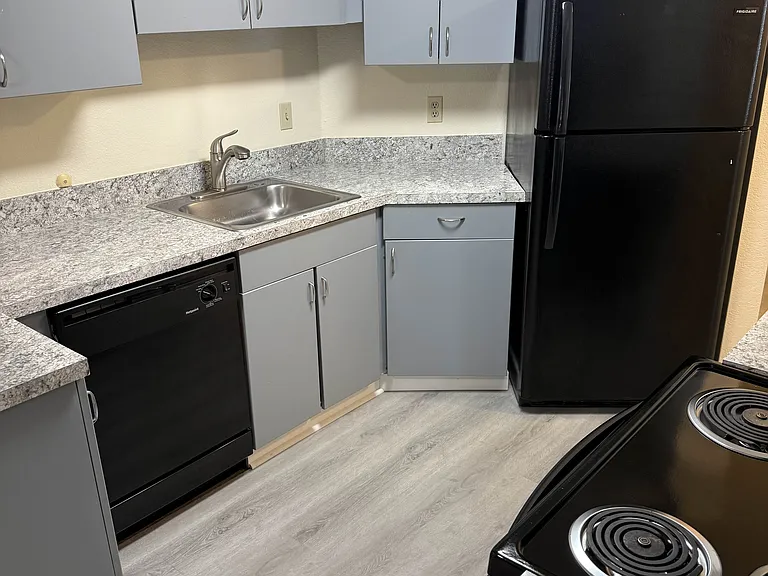 4054 NE 55th St #101 — Photo 30