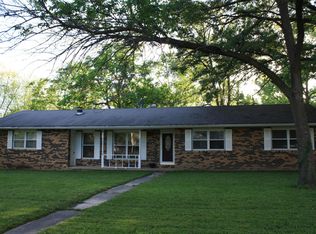 741 N Reel Ave, Salem, IL 62881
