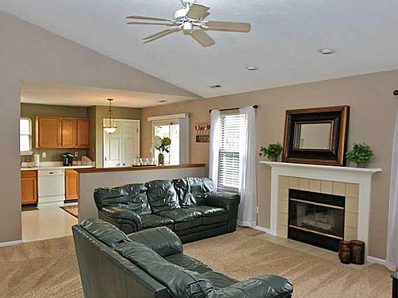 2nd image of 1634 N Park Hill Dr