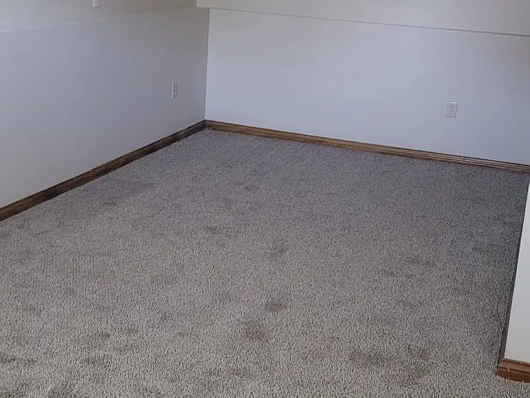 586 Astoria Ct — Photo 15