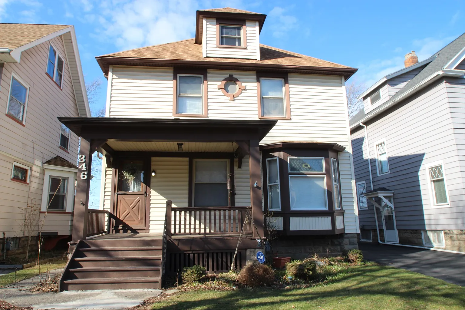 346 Augustine St photo 1
