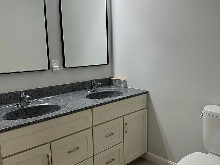 122 Milton St #122 — Photo 32