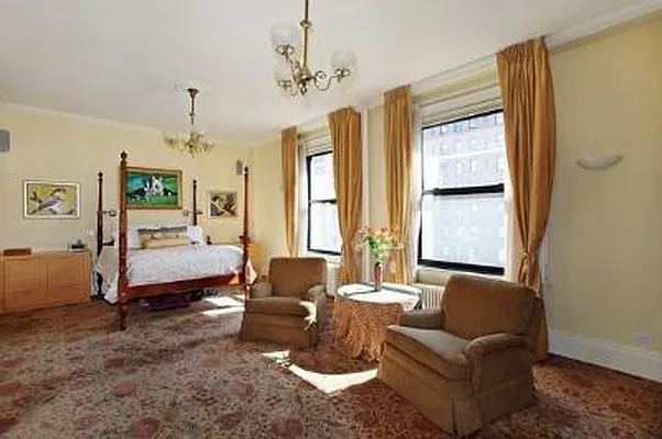 Sold by Corcoran | media 16