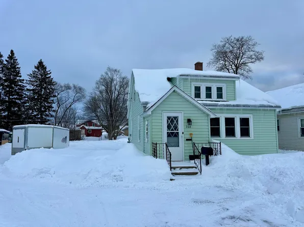 208 E Avenue B, Newberry, MI 49868