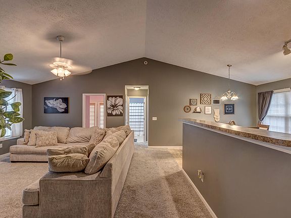 2nd image of 2532 Rockaway Pl
