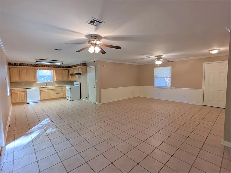 1813 Hardy Dr — Photo 11