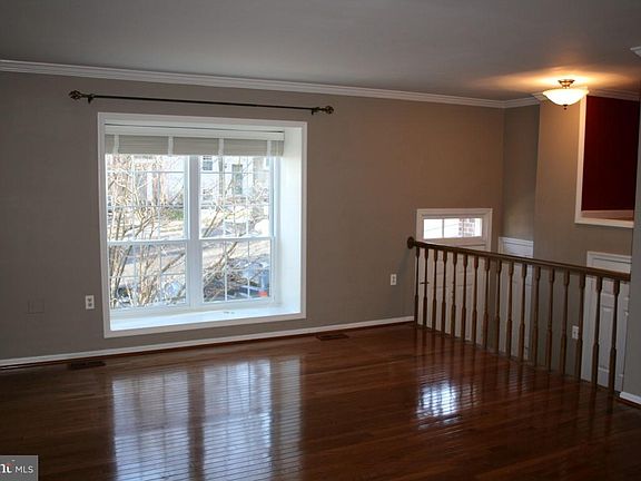 2nd image of 2989 Mission Square Dr