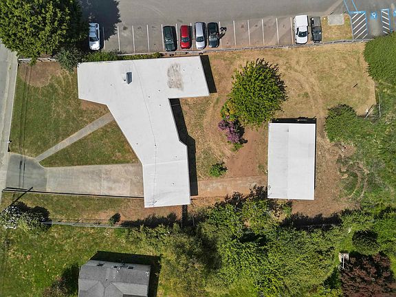 4th image of 1725 Northcrest Dr
