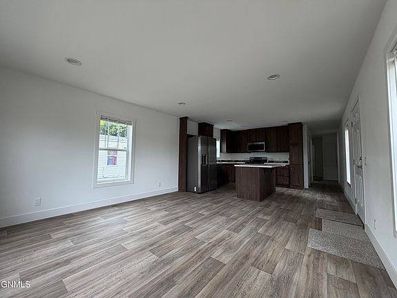 4th image of 703 6th Ave SE #C-1