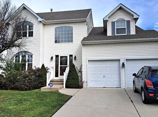 10 Karemark Dr, Burlington, NJ 08016