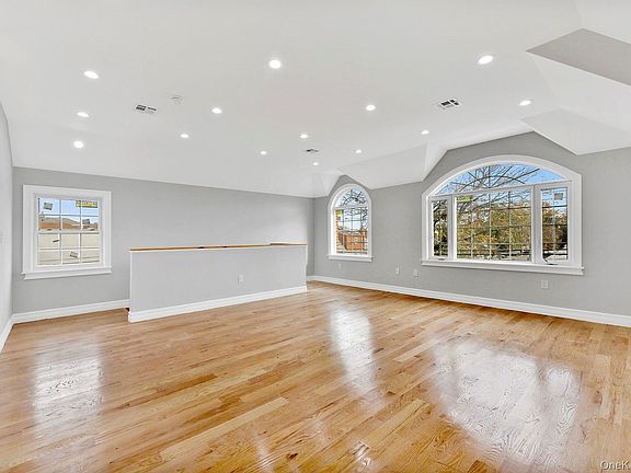 4th image of 15321 134th Avenue