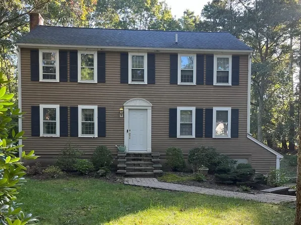 5 Bristol Dr, Duxbury, MA 02332