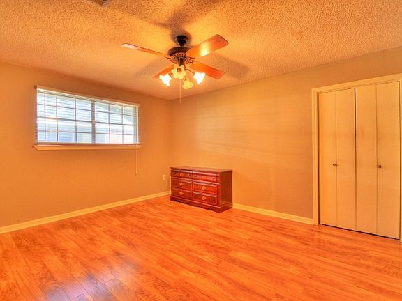 3rd image of 1504 S Vista Ave