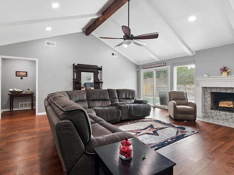 5214 Rustle Leaf Dr — Photo 8