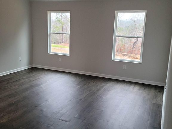 3rd image of 368 Andrew Ln