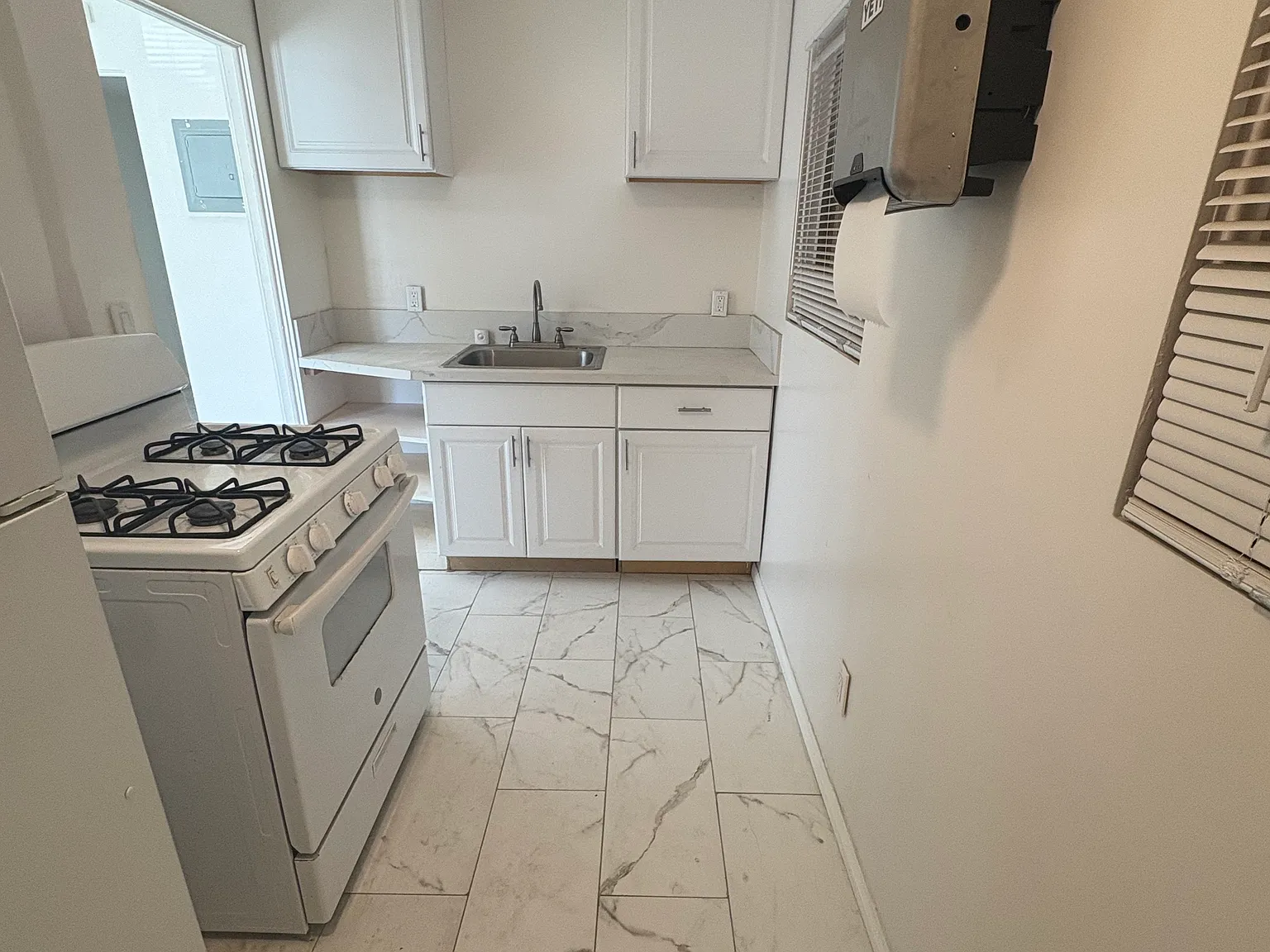 1 bed, 600 sqft, $1,885 — Photo 2