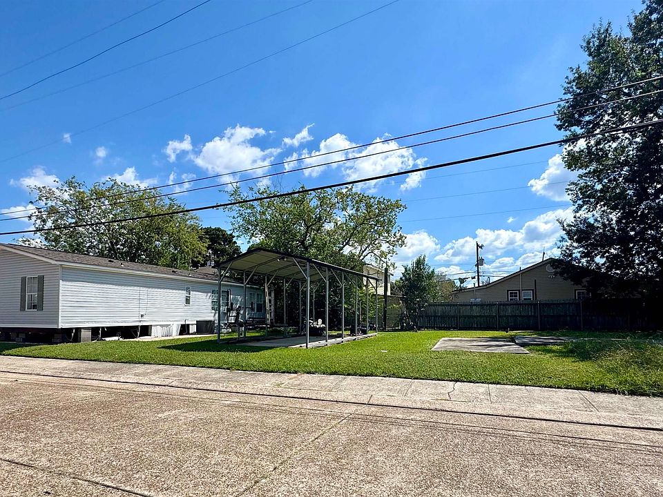 1st image of 332 Aucoin St