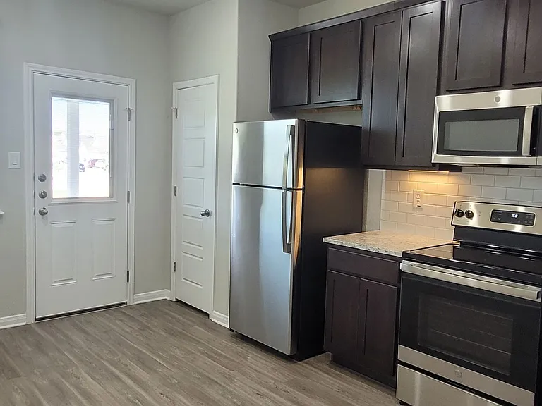 321 Caleb Ct — Photo 7