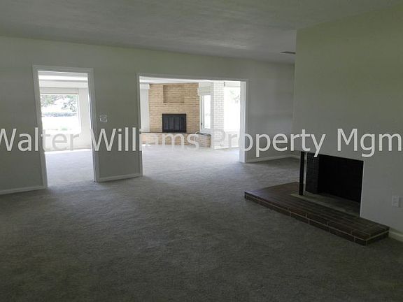 3rd image of 275 S Matanzas Blvd