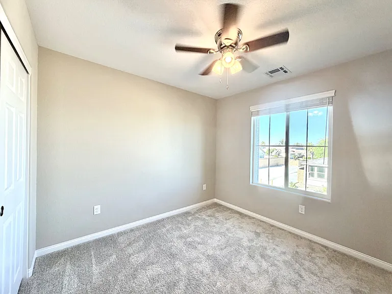 5039 Tranquil View St — Photo 32