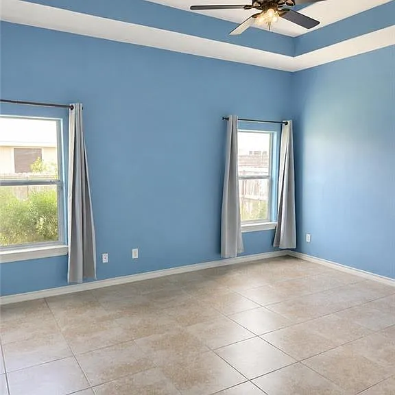 1805 Queens Ave — Photo 11
