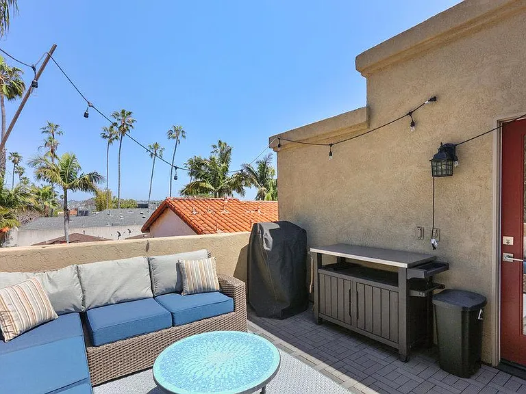 1853 Hornblend St — Photo 15