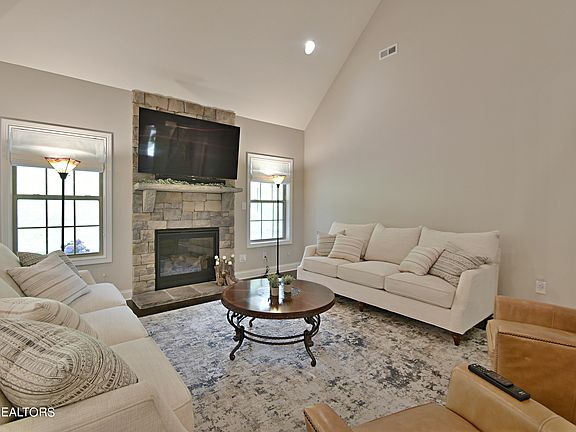 5th image of 8411 Sand Trap Ln