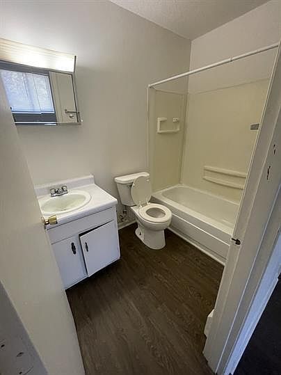 2nd image of 1465 Meadowview Dr #11201996