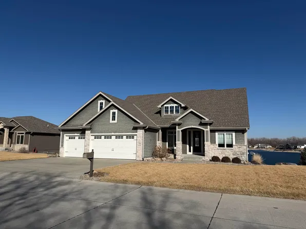 2820 Whitetail Dr, Columbus, NE 68601