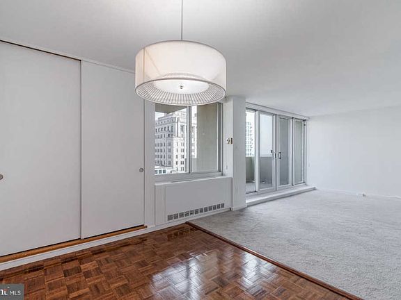 4th image of 604 S Washington Sq APT 2302