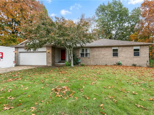 8616 Apple Gln, Rogers, AR 72756