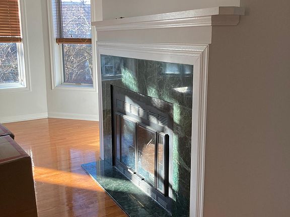4th image of 734 W Belden Ave #3