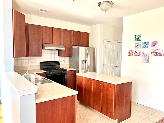 3rd image of 623 Mulberry Dr