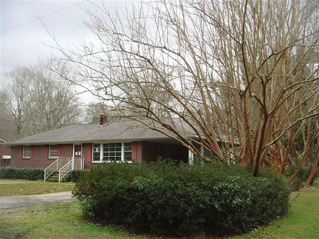 2nd image of 206 Camellia Dr