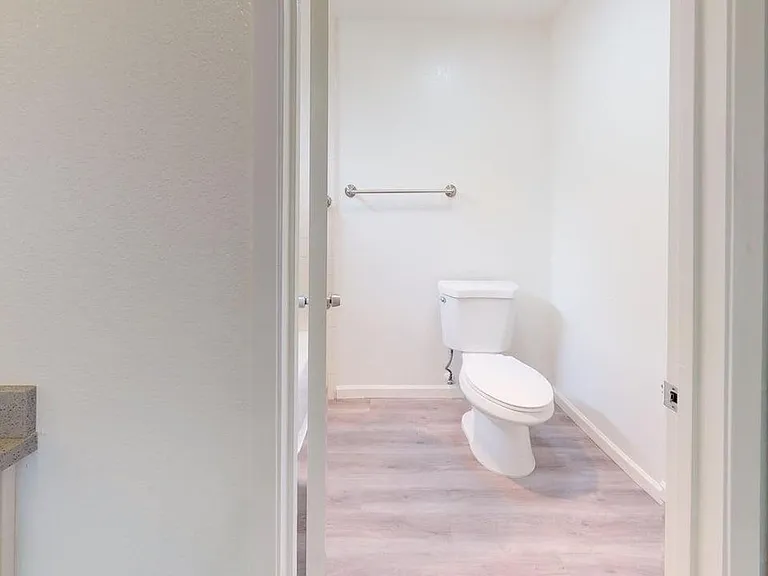 1605 Diamond St — Photo 15