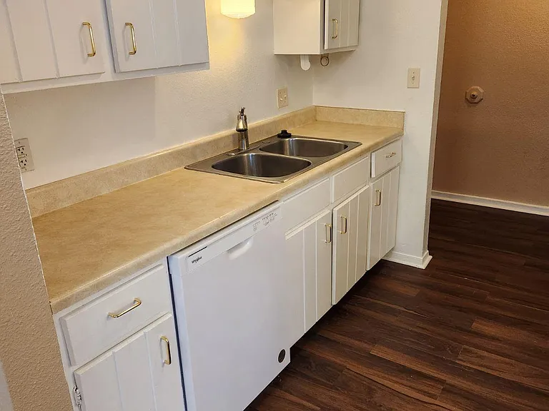 16462 E 13th Pl #4 — Photo 4