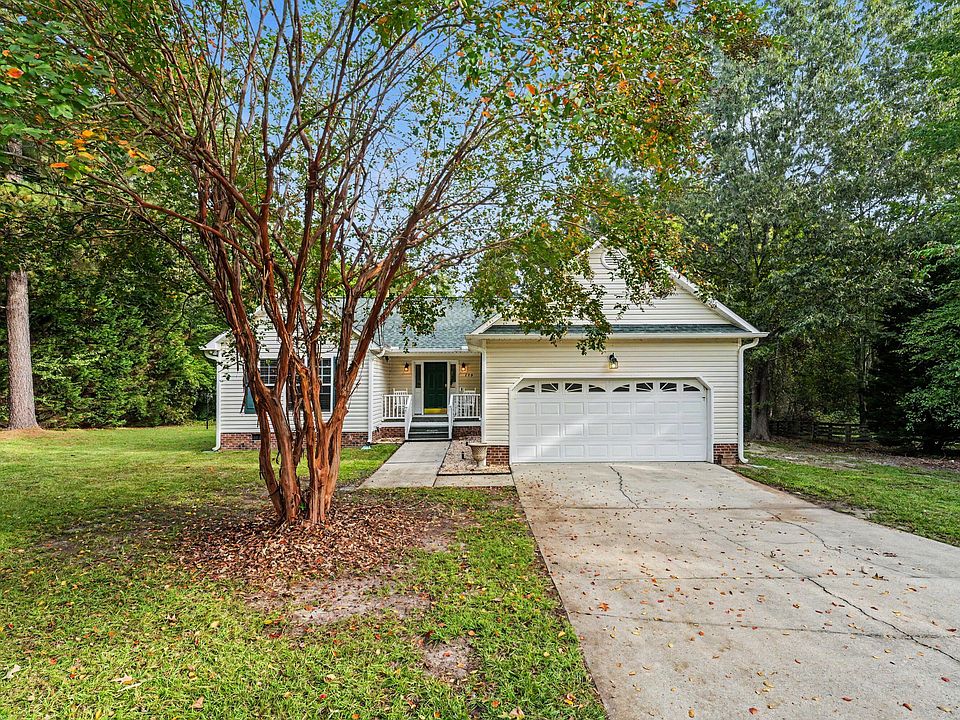 1st image of 115 Lakeview Ct