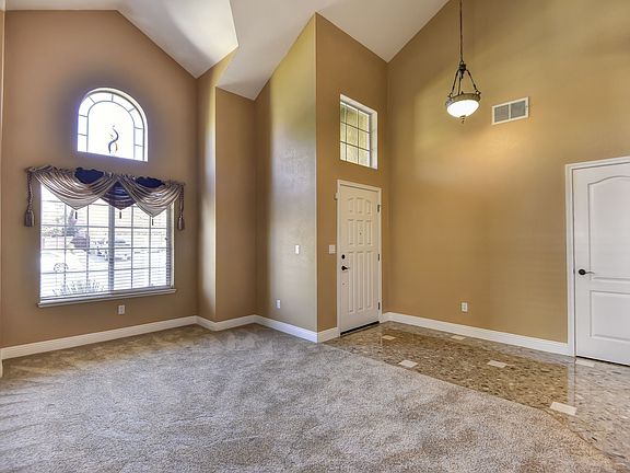 2nd image of 2816 Club Dr