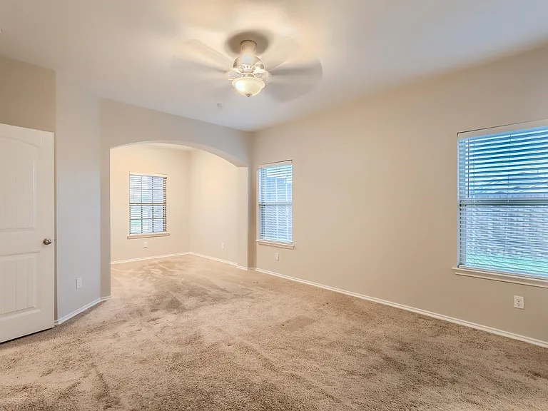 1200 Pampa Grass Dr — Photo 2