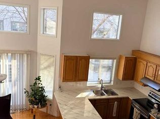 4 Kingsland Vlg SW, Calgary, AB T2V 5J9