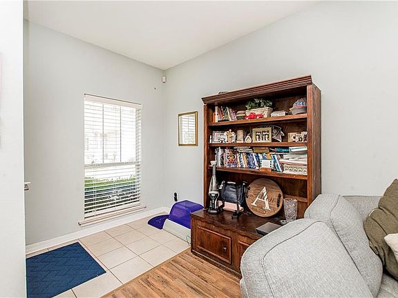 4th image of 1029 Linda Lou Ln