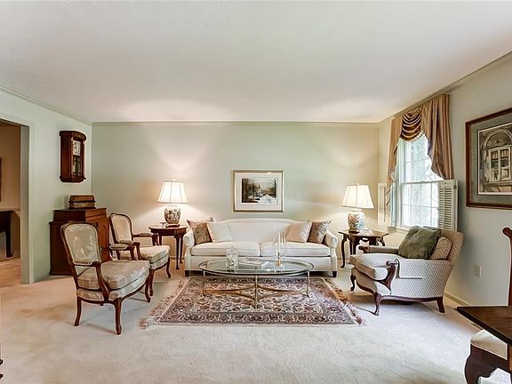 5th image of 1181 Hyannis Dr