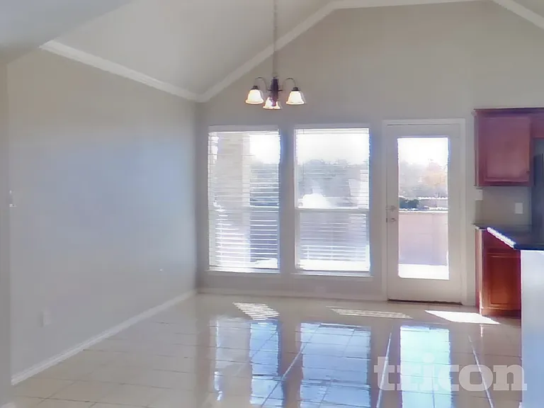 1713 Meadowlark Ln — Photo 4