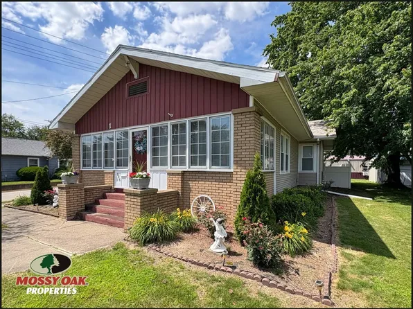 906 W Main St, Robinson, IL 62454