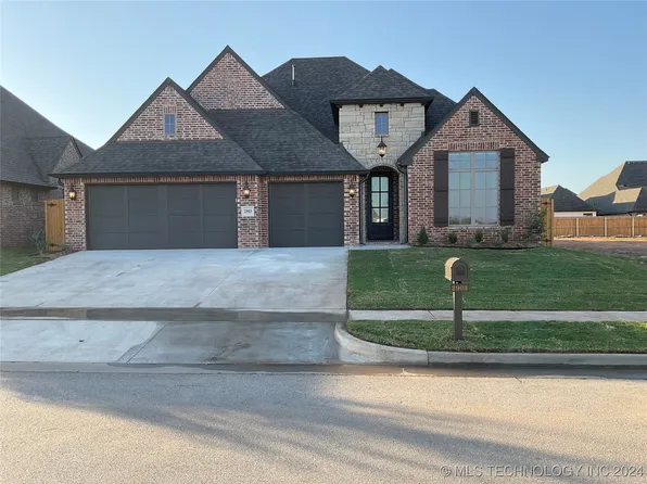 2903 E Rockford Pl, Broken Arrow, OK 74014