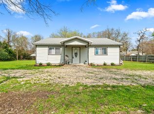 204 W Benton St, Rice, TX 75155